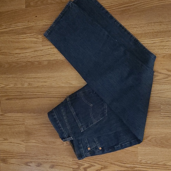 Levi 501 button fly originals size 38x32 and 36x30 - Picture 5 of 9